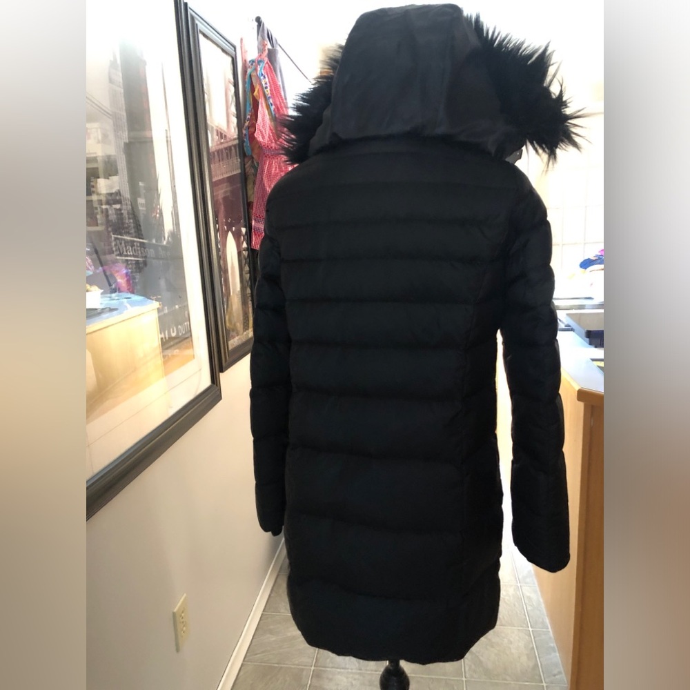 Black Women's Quilted Long Puffer Coat with Faux Fur Hood
Brand: Vero Moda - Picture 5 of 10